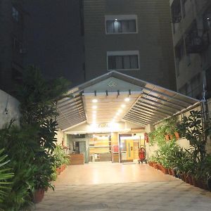 Collection O 17189 Hotel Kanak Ashram Road
